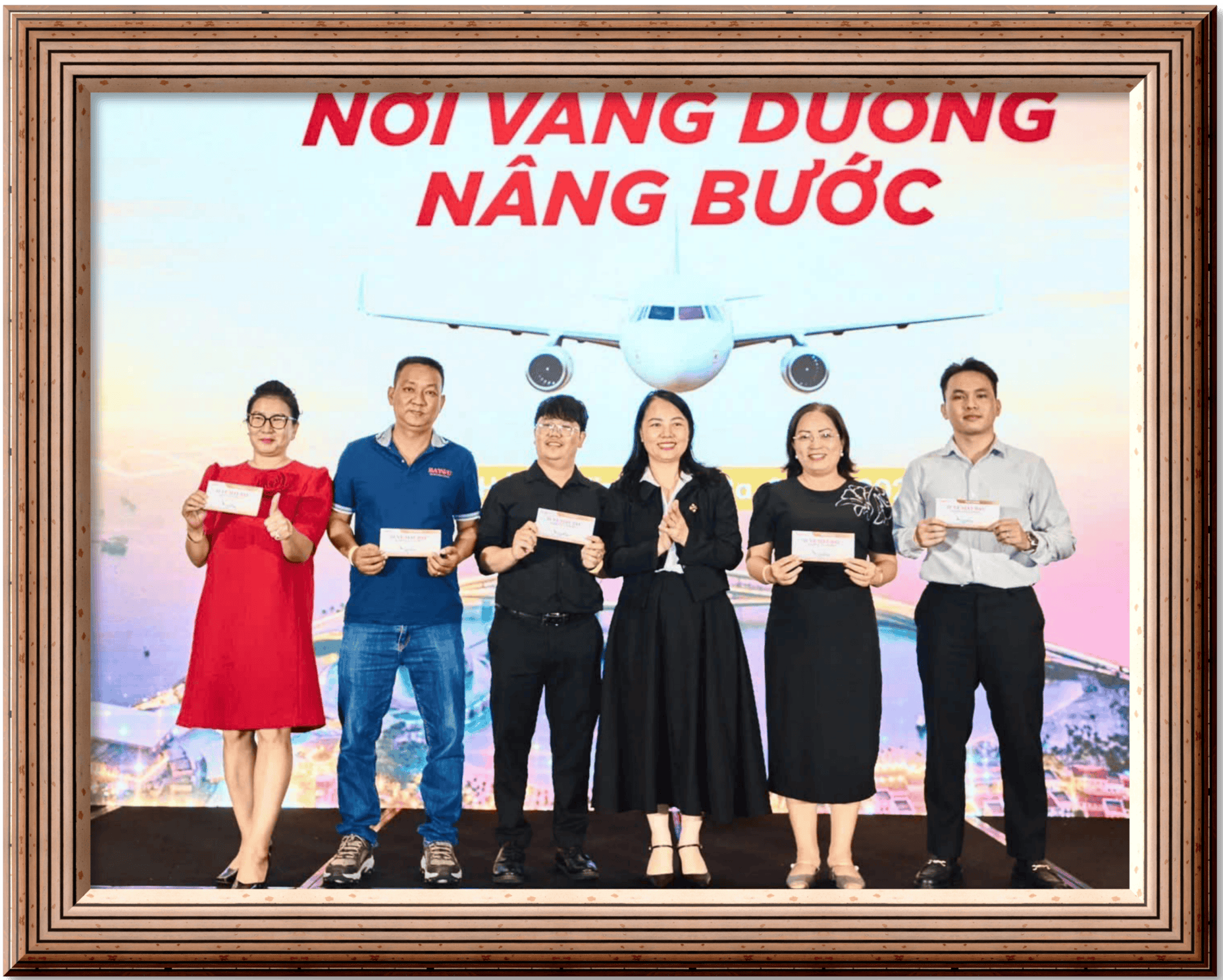 Khen thưởng phải 1